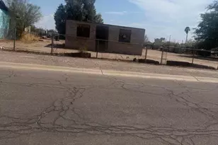 309 W 3rd Pl, Eloy, AZ 85131 - Photo 3