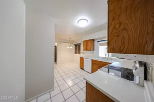 10855 W Santa Fe Dr, Sun City, AZ 85351 - Photo 7