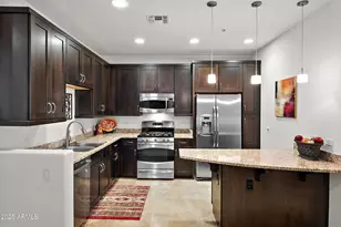 7291 N Scottsdale Rd, Paradise Valley, AZ 85253 - Photo 1