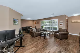 3009 N 43rd Pl, Phoenix, AZ 85018 - Photo 3