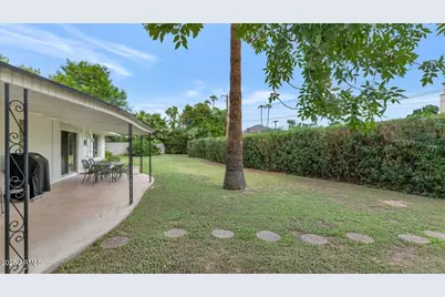 3009 N 43rd Place, Phoenix, AZ 85018 - Photo 13