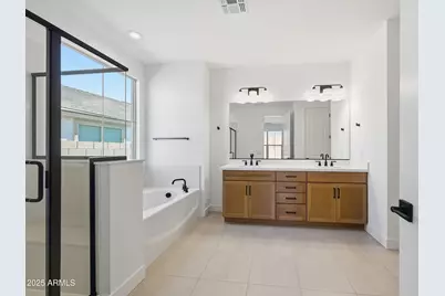 16752 W Saguaro Park Lane, Surprise, AZ 85387 - Photo 23