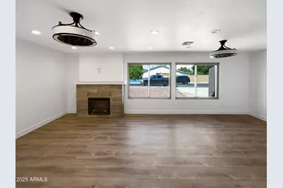 2337 W Tierra Buena Lane, Phoenix, AZ 85023 - Photo 3