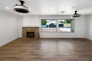 2337 W Tierra Buena Ln, Phoenix, AZ 85023 - Photo 3