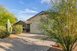 3023 E Sells Dr, Phoenix, AZ 85016 - Photo 9