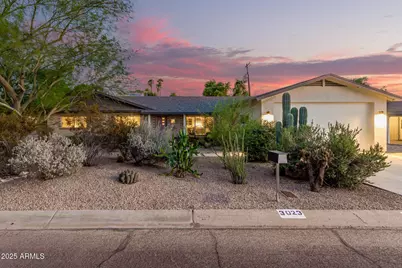 3023 E Sells Drive, Phoenix, AZ 85016 - Photo 1