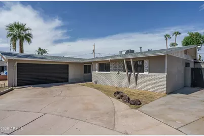 4010 W Solano Drive N, Phoenix, AZ 85019 - Photo 1