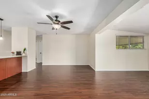 10535 W Clair Dr, Sun City, AZ 85351 - Photo 9