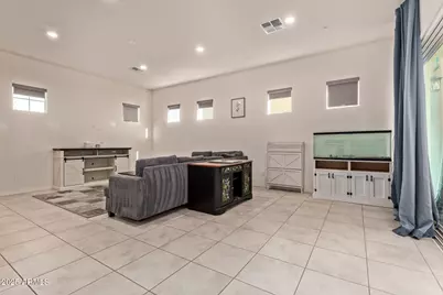 279 E Aster Drive, Chandler, AZ 85286 - Photo 9