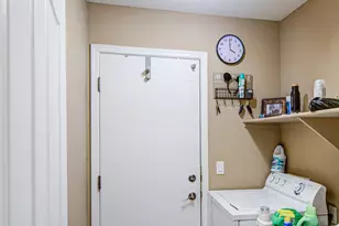 754 N Laguna Dr, Gilbert, AZ 85233 - Photo 13