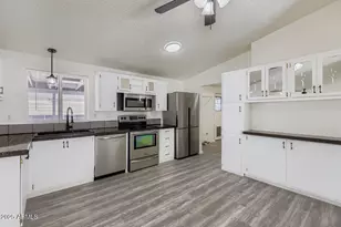 2938 E Tonto Ln, Phoenix, AZ 85050 - Photo 7