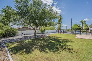 2151 E Aurelius Ave, Phoenix, AZ 85020 - Photo 37