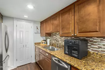 7817 E Valley Vista Drive, Scottsdale, AZ 85250 - Photo 13