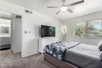 7817 E Valley Vista Drive, Scottsdale, AZ 85250 - Photo 17