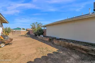 3356 W Mauna Loa Ln, Phoenix, AZ 85053 - Photo 19