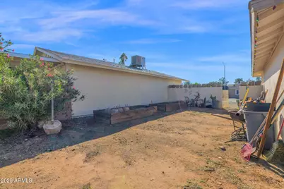 3356 W Mauna Loa Lane, Phoenix, AZ 85053 - Photo 21