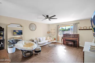 3356 W Mauna Loa Lane, Phoenix, AZ 85053 - Photo 11