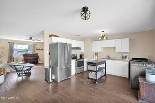 3356 W Mauna Loa Ln, Phoenix, AZ 85053 - Photo 15