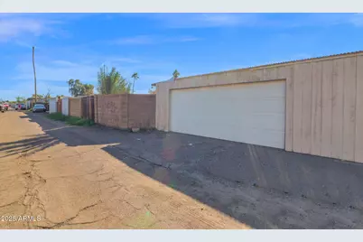 3356 W Mauna Loa Lane, Phoenix, AZ 85053 - Photo 23