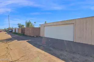 3356 W Mauna Loa Ln, Phoenix, AZ 85053 - Photo 23