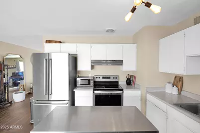 3356 W Mauna Loa Lane, Phoenix, AZ 85053 - Photo 17