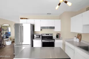 3356 W Mauna Loa Ln, Phoenix, AZ 85053 - Photo 17