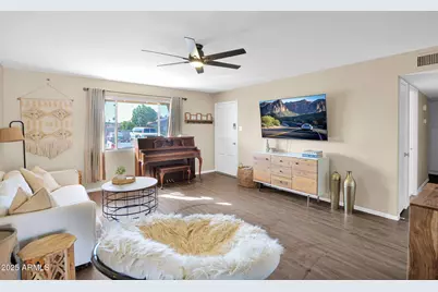 3356 W Mauna Loa Lane, Phoenix, AZ 85053 - Photo 1