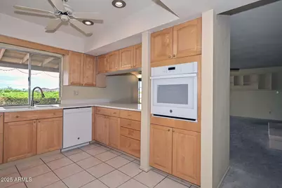 13013 N Surrey Circle, Phoenix, AZ 85029 - Photo 15