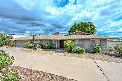 13013 N Surrey Circle, Phoenix, AZ 85029 - Photo 3