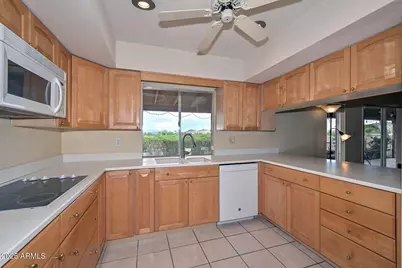 13013 N Surrey Circle, Phoenix, AZ 85029 - Photo 11