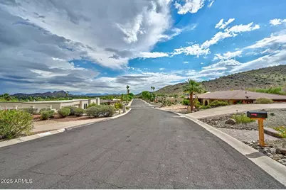 13013 N Surrey Circle, Phoenix, AZ 85029 - Photo 35