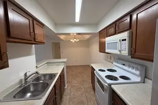 10610 S 48th St, Phoenix, AZ 85044 - Photo 7