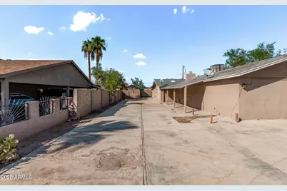 1312 W Sunland Avenue, Phoenix, AZ 85041 - Photo 1