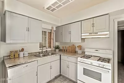 1312 W Sunland Avenue, Phoenix, AZ 85041 - Photo 11