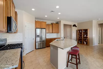 27391 W Wahalla Lane, Buckeye, AZ 85396 - Photo 11