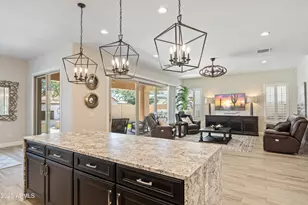 18231 N 66th Pl, Phoenix, AZ 85054 - Photo 13