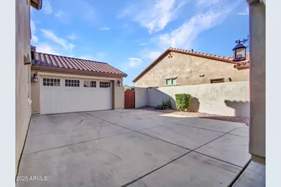 15385 W Windrose Drive, Surprise, AZ 85379 - Photo 45