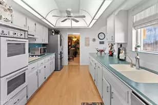 10229 W Bolivar Dr, Sun City, AZ 85351 - Photo 7