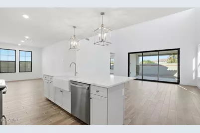 1070 E Yellowstone Place, Chandler, AZ 85249 - Photo 5