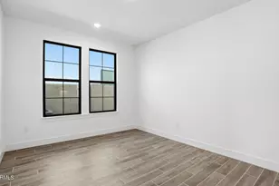 1070 E Yellowstone Pl, Chandler, AZ 85249 - Photo 7