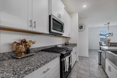 9043 W Albeniz Place, Tolleson, AZ 85353 - Photo 17