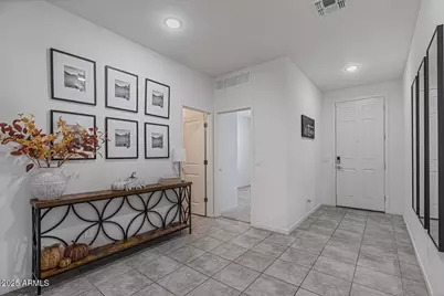 9043 W Albeniz Place, Tolleson, AZ 85353 - Photo 5