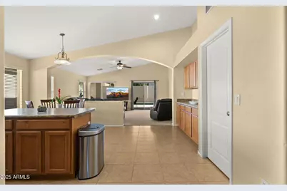 2215 W Peak View Road, Phoenix, AZ 85085 - Photo 11