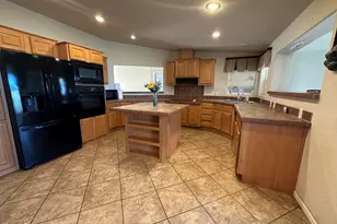 13401 E Walts Way, Vail, AZ 85641 - Photo 9