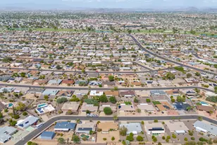 10301 W Charter Oak Dr, Sun City, AZ 85351 - Photo 7