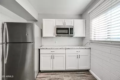 1744 W Glendale Avenue #12 B, Phoenix, AZ 85021 - Photo 7