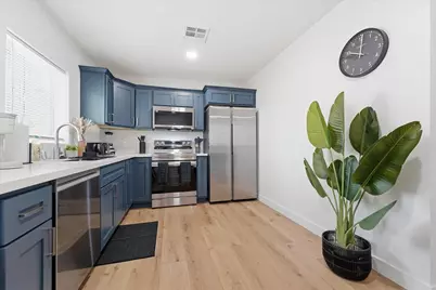 1548 N Upland Circle #C, Mesa, AZ 85201 - Photo 3