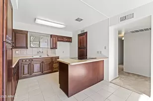 5317 N 61st Dr, Glendale, AZ 85301 - Photo 7