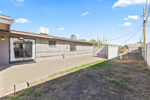 5317 N 61st Dr, Glendale, AZ 85301 - Photo 29