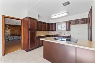 5317 N 61st Dr, Glendale, AZ 85301 - Photo 9